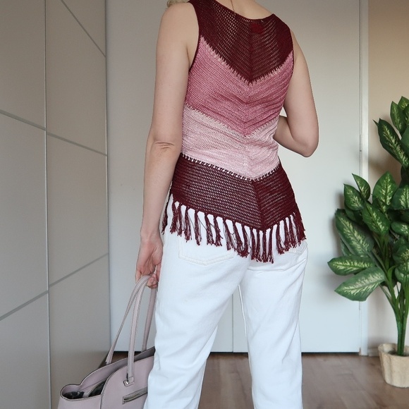 Hand made crochet sleeveless top with fringe - Picture 3 of 6